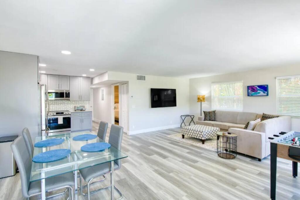 Dog Friendly Condo With Beach Access, Hot Tub, Firepit West Palm Beach Bagian luar foto